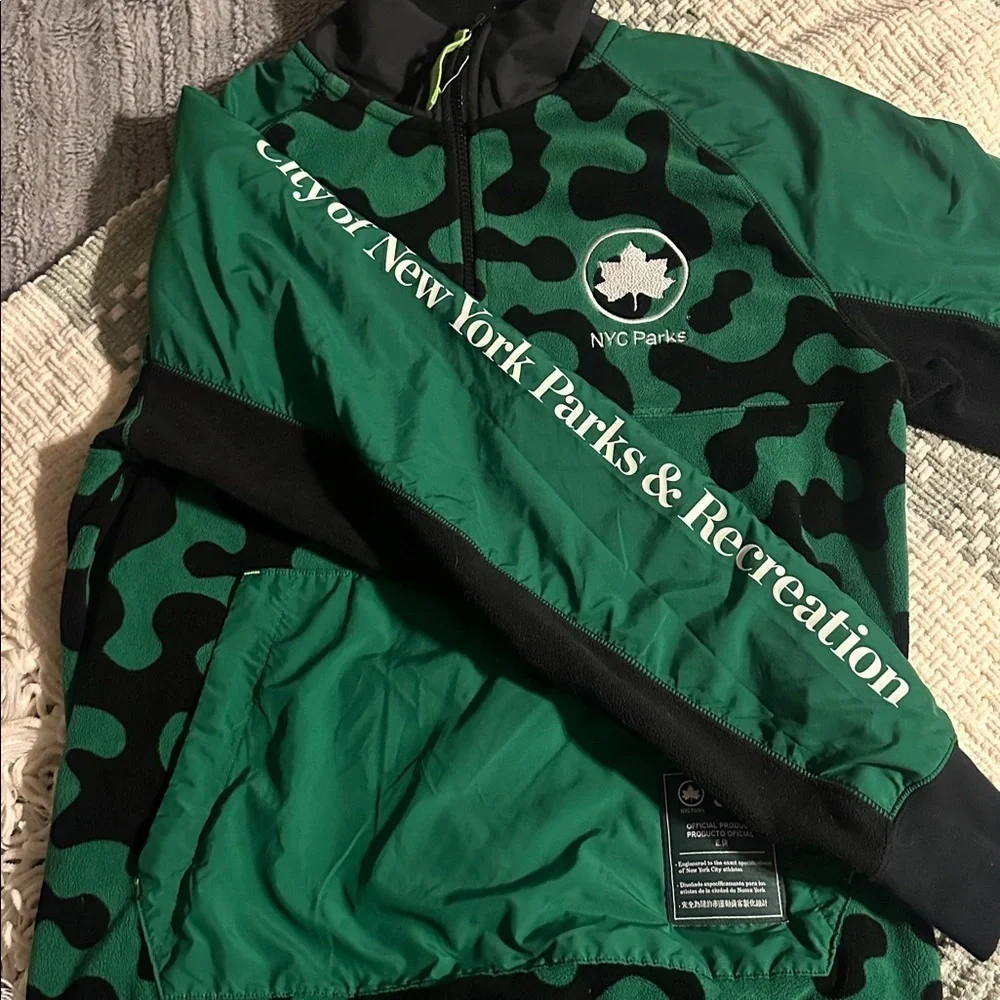 Men’s NYC Parks Nike Green and Black quarter zip